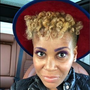 Meet your Posher, Shaina